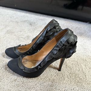 Badgley Mishcka ruffle pumps